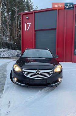 Универсал Opel Insignia 2015 в 