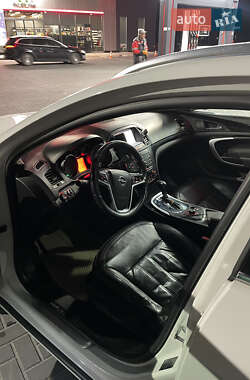 Универсал Opel Insignia 2011 в 