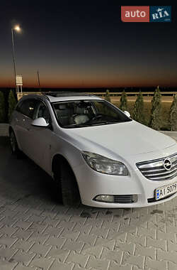 Универсал Opel Insignia 2011 в 