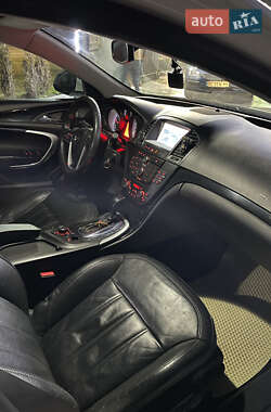 Универсал Opel Insignia 2011 в 