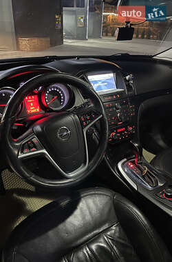 Универсал Opel Insignia 2011 в 