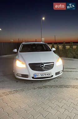 Универсал Opel Insignia 2011 в 