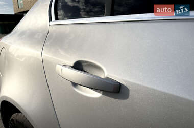 Лифтбек Opel Insignia 2011 в 