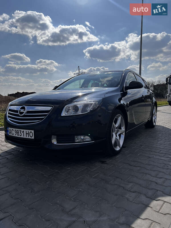 Універсал Opel Insignia 2012 в Луцьку