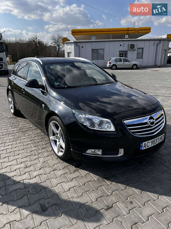 Універсал Opel Insignia 2012 в Луцьку
