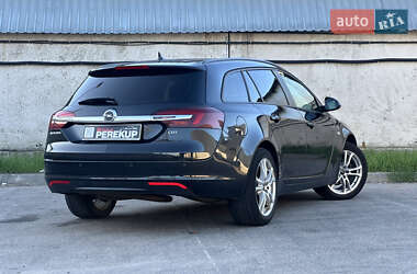 Универсал Opel Insignia 2015 в 