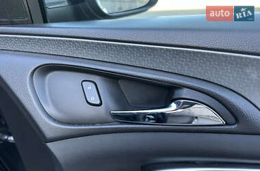 Универсал Opel Insignia 2015 в 