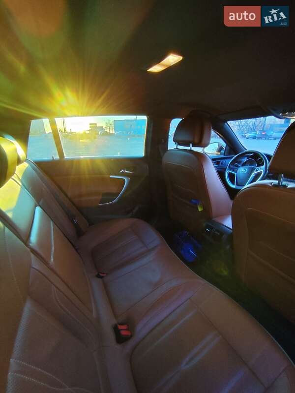 Універсал Opel Insignia 2011 в Гатне