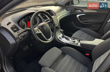 Универсал Opel Insignia 2012 в 