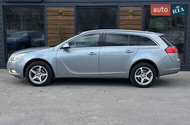Универсал Opel Insignia 2010 в 