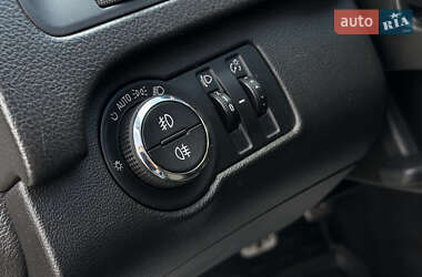 Универсал Opel Insignia 2010 в 
