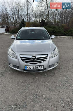 Универсал Opel Insignia 2010 в 