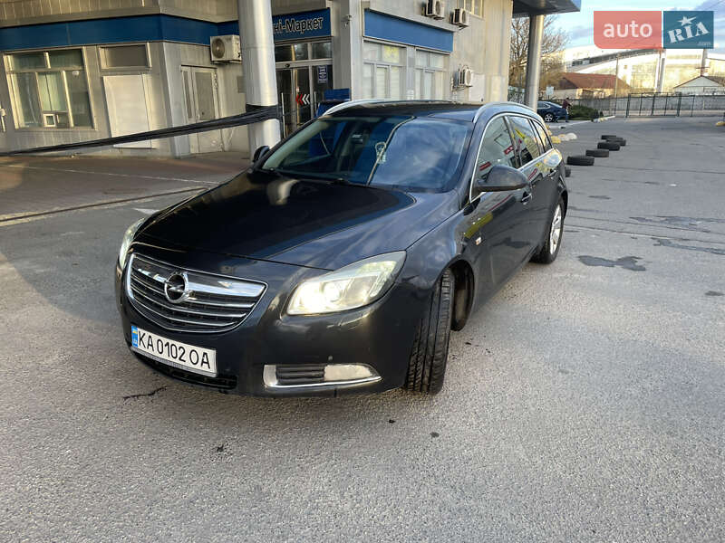 Универсал Opel Insignia 2013 в Киеве