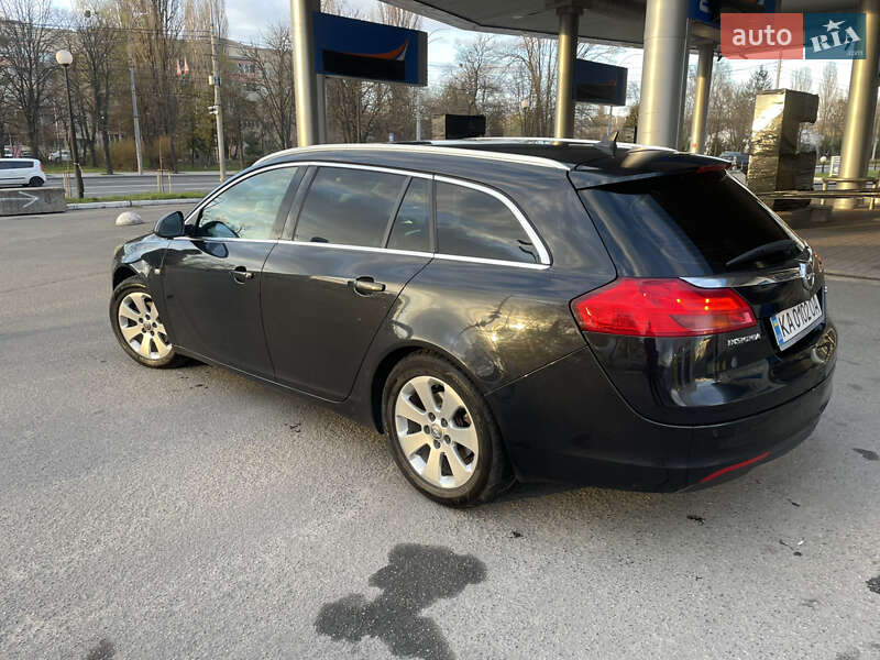 Универсал Opel Insignia 2013 в Киеве
