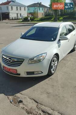 Универсал Opel Insignia 2011 в 