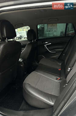 Универсал Opel Insignia 2010 в 