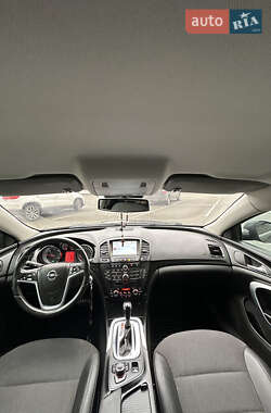Универсал Opel Insignia 2010 в 