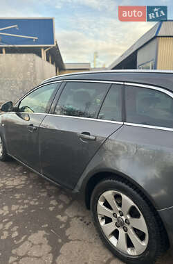 Универсал Opel Insignia 2011 в 
