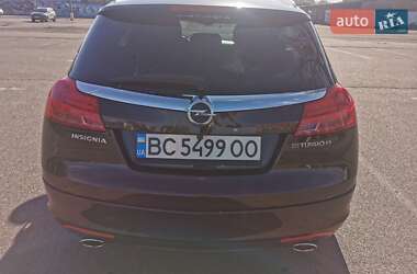 Универсал Opel Insignia 2012 в 
