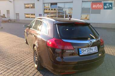 Универсал Opel Insignia 2011 в 