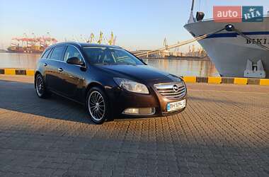 Универсал Opel Insignia 2011 в 