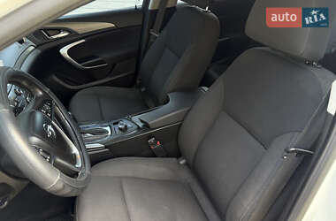 Универсал Opel Insignia 2011 в 