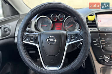 Универсал Opel Insignia 2011 в 