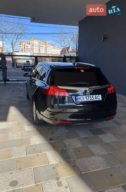 Универсал Opel Insignia 2011 в 