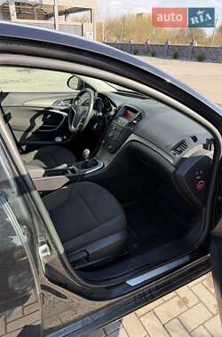 Седан Opel Insignia 2010 в 