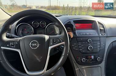Седан Opel Insignia 2010 в 