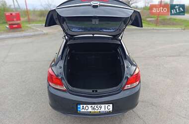 Лифтбек Opel Insignia 2010 в 
