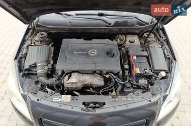 Лифтбек Opel Insignia 2010 в 