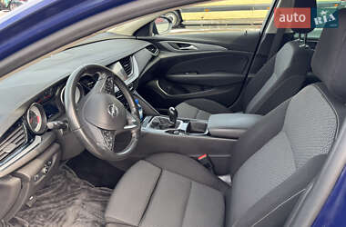Универсал Opel Insignia 2017 в 