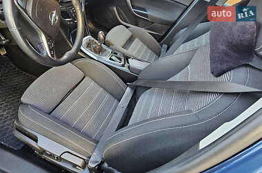 Седан Opel Insignia 2015 в 
