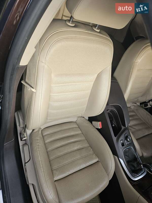 Лифтбек Opel Insignia 2010 в Киеве