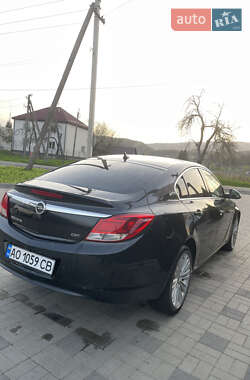 Седан Opel Insignia 2011 в 