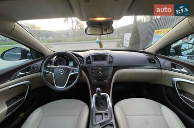 Седан Opel Insignia 2011 в 
