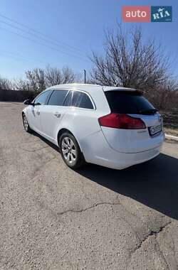 Универсал Opel Insignia 2011 в 