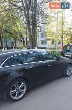 Универсал Opel Insignia 2011 в 