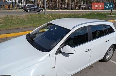 Универсал Opel Insignia 2014 в 
