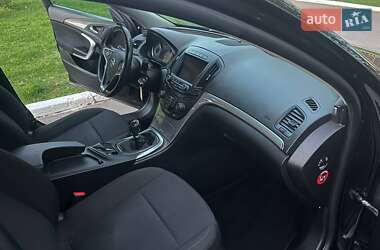 Универсал Opel Insignia 2014 в 