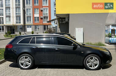 Универсал Opel Insignia 2010 в 