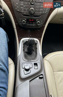 Универсал Opel Insignia 2010 в 