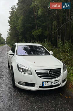 Универсал Opel Insignia 2012 в Цумани
