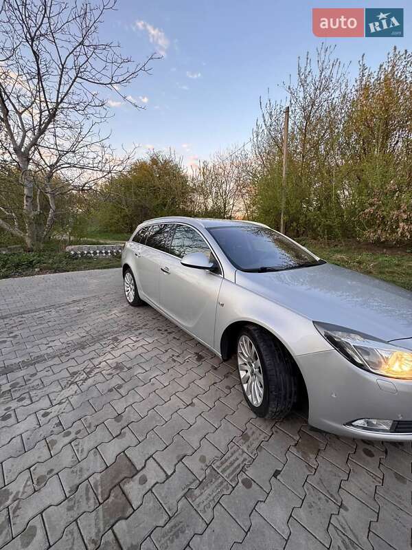 Універсал Opel Insignia 2013 в Старокостянтинові