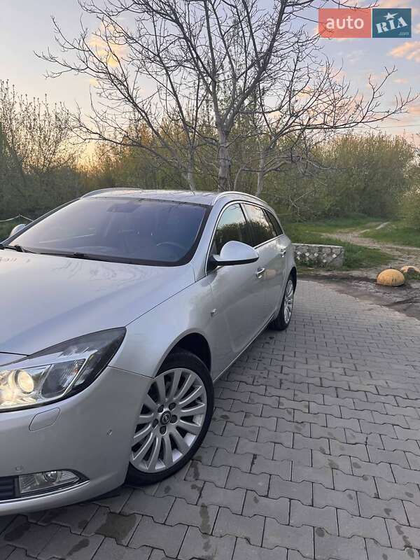 Універсал Opel Insignia 2013 в Старокостянтинові
