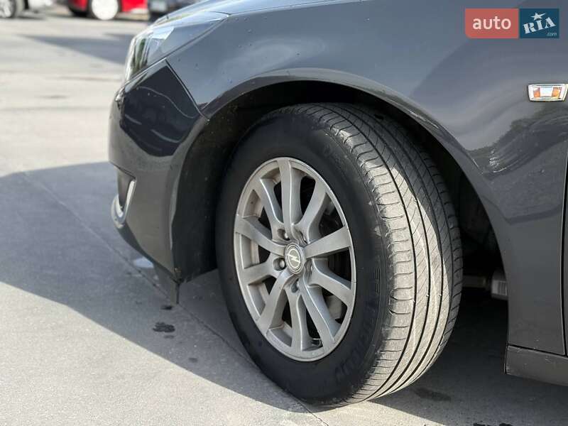 Универсал Opel Insignia 2014 в Ровно