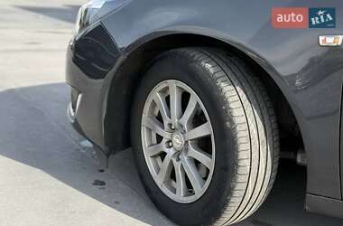 Универсал Opel Insignia 2014 в 