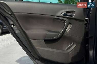 Универсал Opel Insignia 2014 в 