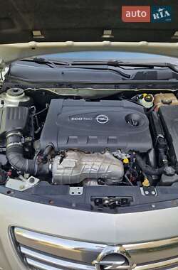 Седан Opel Insignia 2011 в 